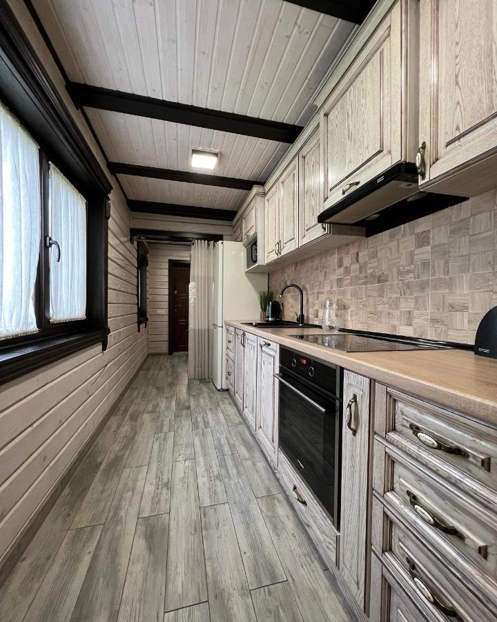 Villa Family House Truskavets Modrychi ภายนอก รูปภาพ
